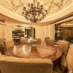 luxury villa in Costa